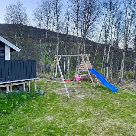 Stugu - Koselig Med Sentral Beliggenhet بيت للعطل